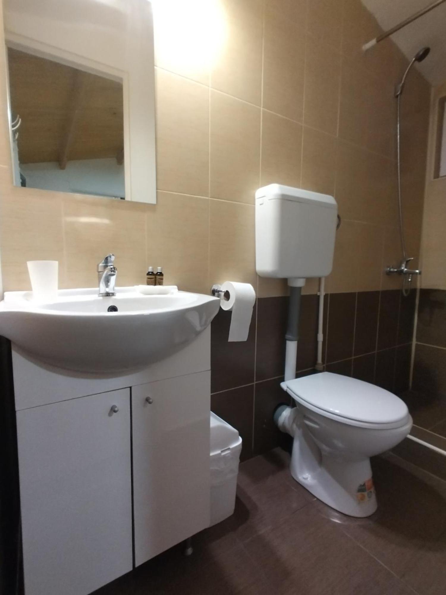La Amy Apartment Pangarati Ngoại thất bức ảnh