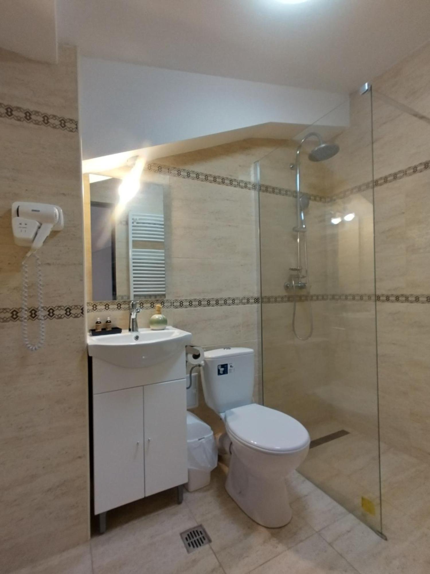 La Amy Apartment Pangarati Ngoại thất bức ảnh